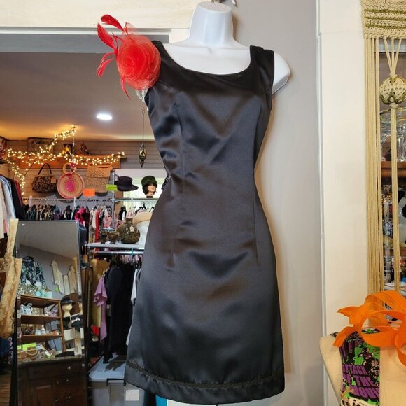 Four Dresses in One. Handmade Unique Black and Red Satiny Dress Size MD-LG - Picture 3 of 16